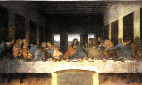 Figuren til venstre for Jesus er ikke Johannes med langt hår, men en kvindeskikkelse. Ved nærmere eftersyn viser det sig, at personen har feminine eller kvindelige træk og figurens tunika afslører konturen af kvindelige bryster. Der er ingen tvivl om at personen må være Maria Magdalene. Hvis det er tilfældet, hvem er så personen i midten? Leonardo Da Vinci har malet 13 personer ved bordet og dr er et gammelt ordsprog som siger, at man ikke må side 13 til bords?