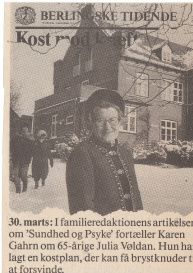 Julia Vøldan foran sit kurcenter og Helsehøj Skolen i Jyderup