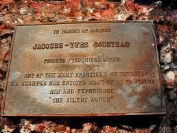 

Jacques Cousteau`s gravsted, der vil blive mindet af 300.000 miljøfolk verden over bl.a. Greenpeace, Noa gruppen m.fl. 
